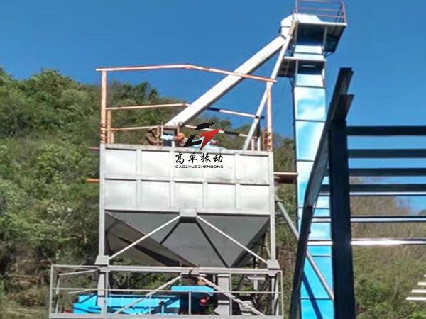 物料提升機(jī)在工地使用的關(guān)鍵注意事項(xiàng)