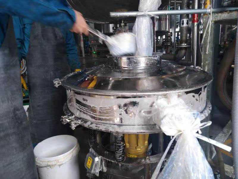 新鄉(xiāng)市高卓振動篩廠家客戶定晴橡膠篩分機(jī)—定晴橡膠振動篩現(xiàn)場