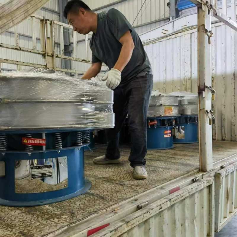 定制款雙層旋振篩生產完成裝車發(fā)貨